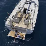Vela Botel Volos