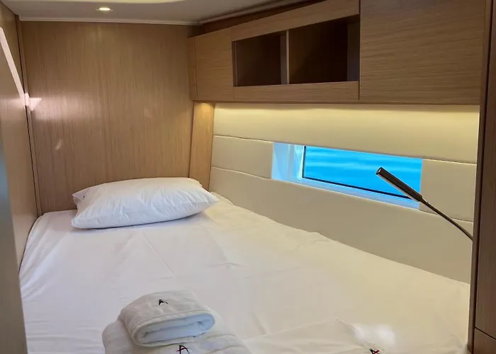 Πλωτό κατάλυμα Vela *